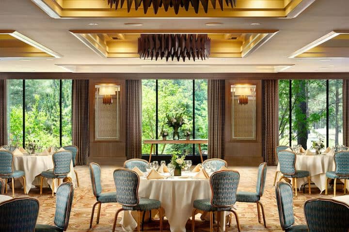 Banquet hall
